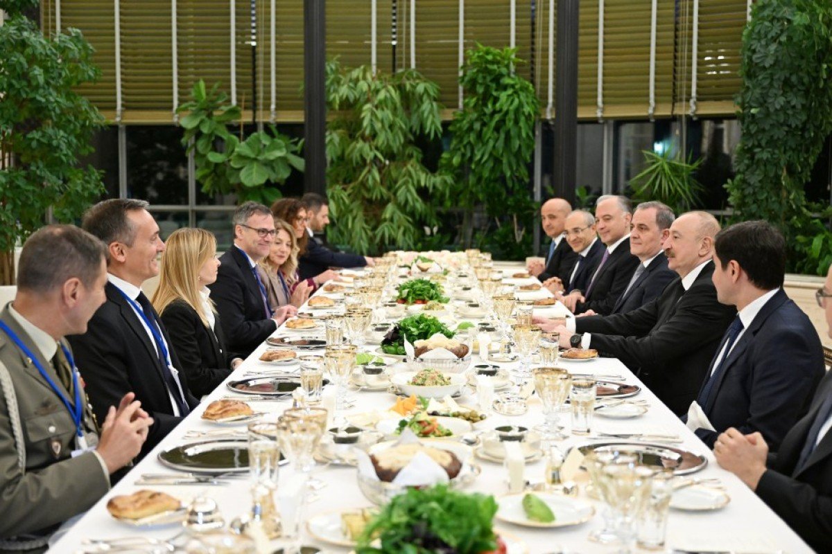Prezident İlham Əliyevin adından İtaliya Nazirlər Şurasının sədrinin şərəfinə işçi şam yeməyi verilib