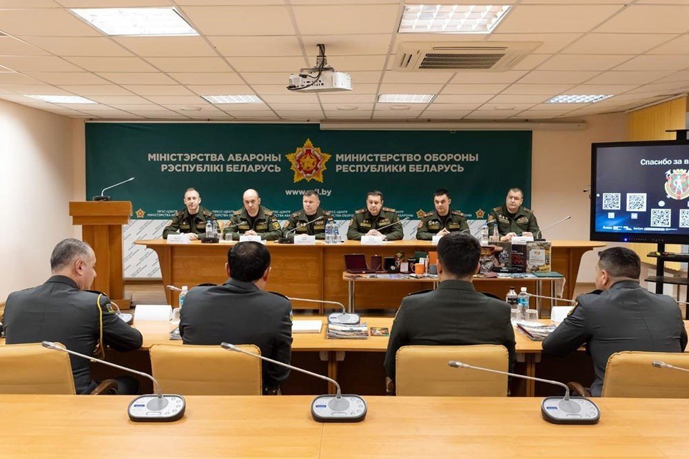 Azərbaycan və Belarus MN-in hərbi informasiya nümayəndələrinin işçi görüşü keçirilib