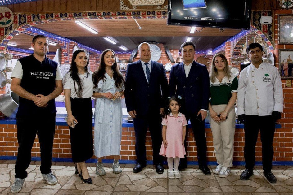 Leyla Əliyeva Lənkəranda “Yaşıl çay” fermer təsərrüfatı ilə tanış olub Leyla Əliyeva Lənkəranda “Yaşıl çay” fermer təsərrüfatı ilə tanış olub