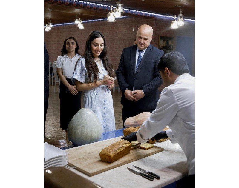 Leyla Əliyeva Lənkəranda “Yaşıl çay” fermer təsərrüfatı ilə tanış olub Leyla Əliyeva Lənkəranda “Yaşıl çay” fermer təsərrüfatı ilə tanış olub
