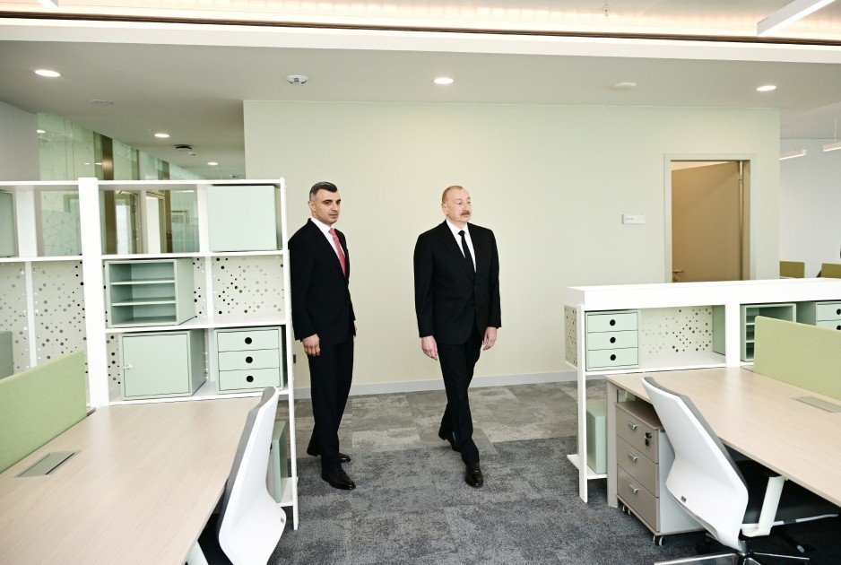 Prezident İlham Əliyev Mərkəzi Bankın yeni binasının açılışında iştirak edib Prezident İlham Əliyev Mərkəzi Bankın yeni binasının açılışında iştirak edib