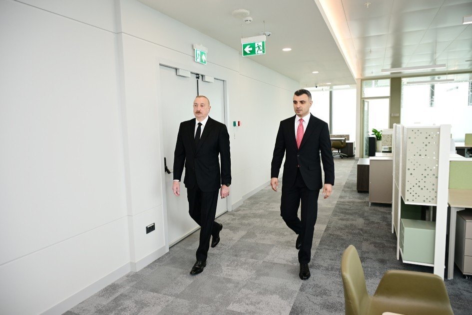 Prezident İlham Əliyev Mərkəzi Bankın yeni binasının açılışında iştirak edib Prezident İlham Əliyev Mərkəzi Bankın yeni binasının açılışında iştirak edib