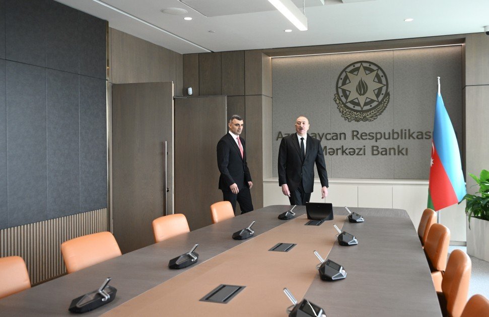 Prezident İlham Əliyev Mərkəzi Bankın yeni binasının açılışında iştirak edib Prezident İlham Əliyev Mərkəzi Bankın yeni binasının açılışında iştirak edib