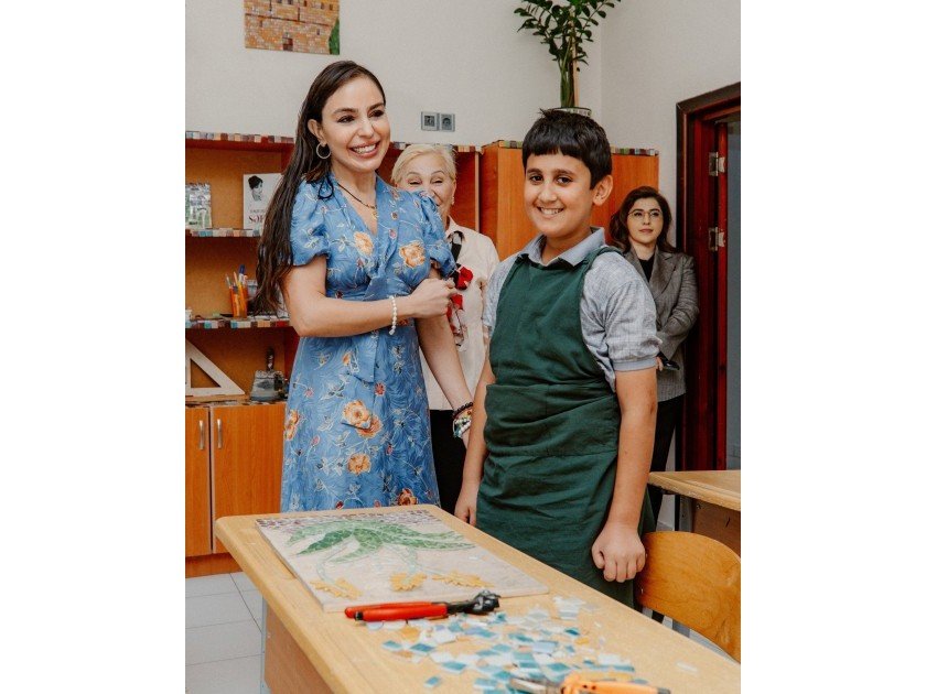 Leyla Əliyeva və Arzu Əliyeva 11 nömrəli inteqrasiya təlimli internat tipli ümumtəhsil məktəbində olublar