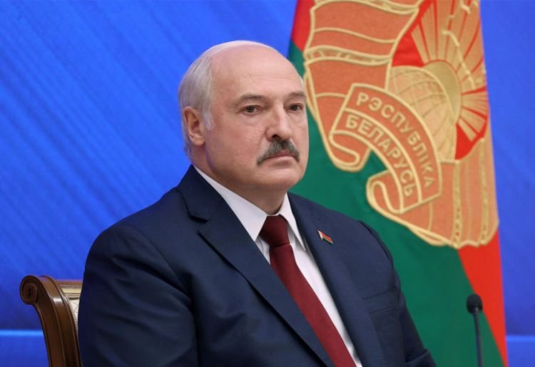 Lukaşenko: Ukrayna ilə sərhəddə vəziyyət daha da gərginləşib, gücləndirilmiş rejimdə qorunmalıdır