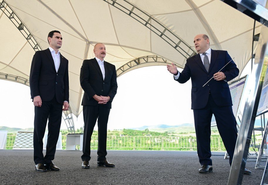 Azərbaycan və Türkmənistan prezidentləri Füzuli şəhərinin dağıdılmış yerlərinə baxıblar Azərbaycan və Türkmənistan prezidentləri Füzuli şəhərinin dağıdılmış yerlərinə baxıblar