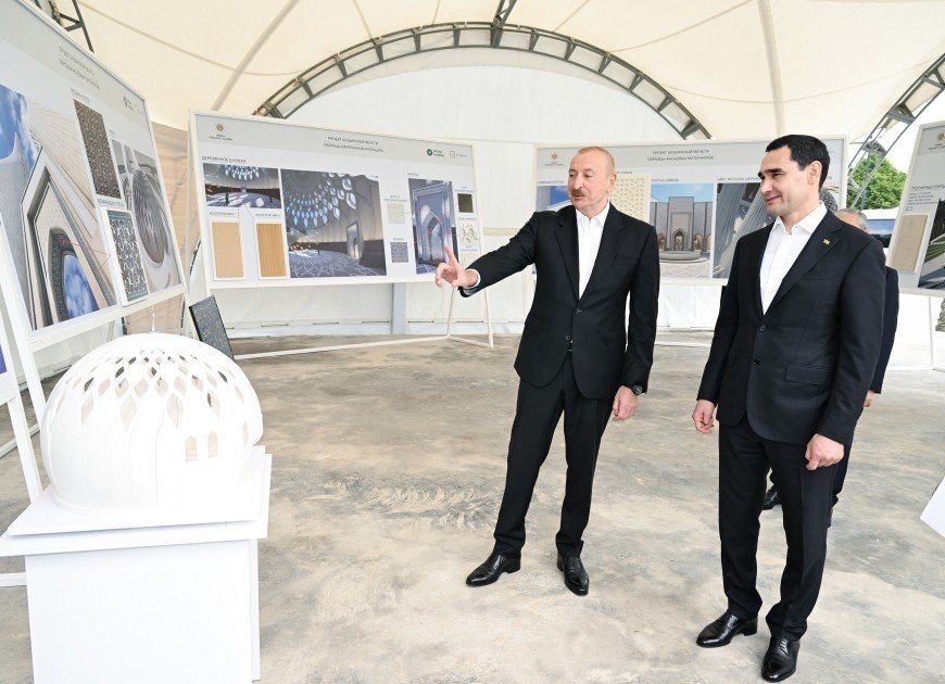 Azərbaycan və Türkmənistan prezidentləri Şuşa məscidində tikinti işlərinin gedişi ilə tanış olublar Azərbaycan və Türkmənistan prezidentləri Şuşa məscidində tikinti işlərinin gedişi ilə tanış olublar
