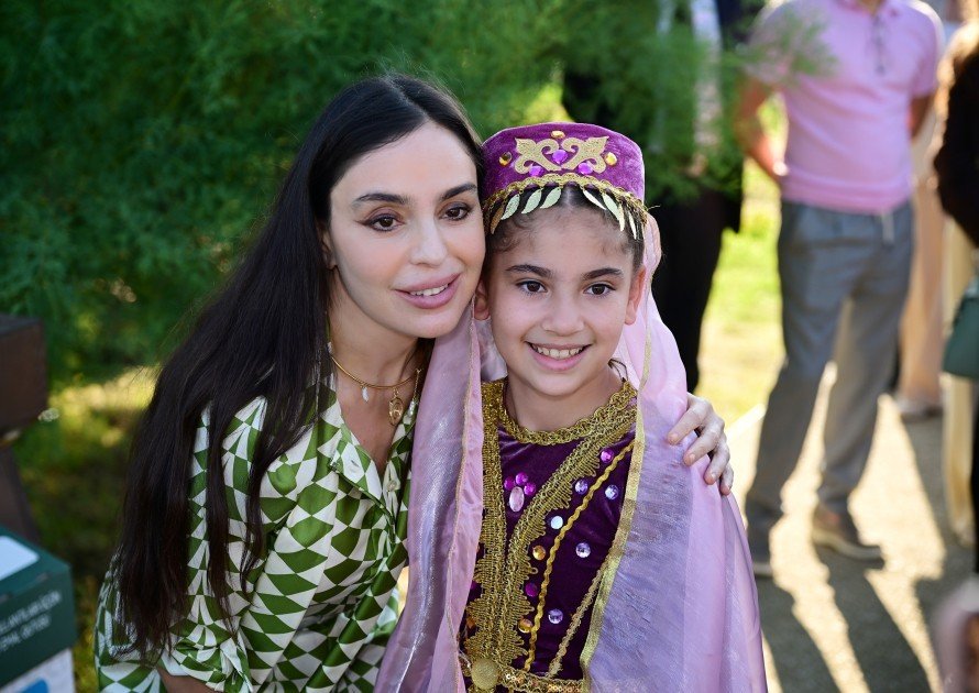 Leyla Əliyeva və Alona Əliyeva Xeyirxahlıq Festivalında iştirak ediblər