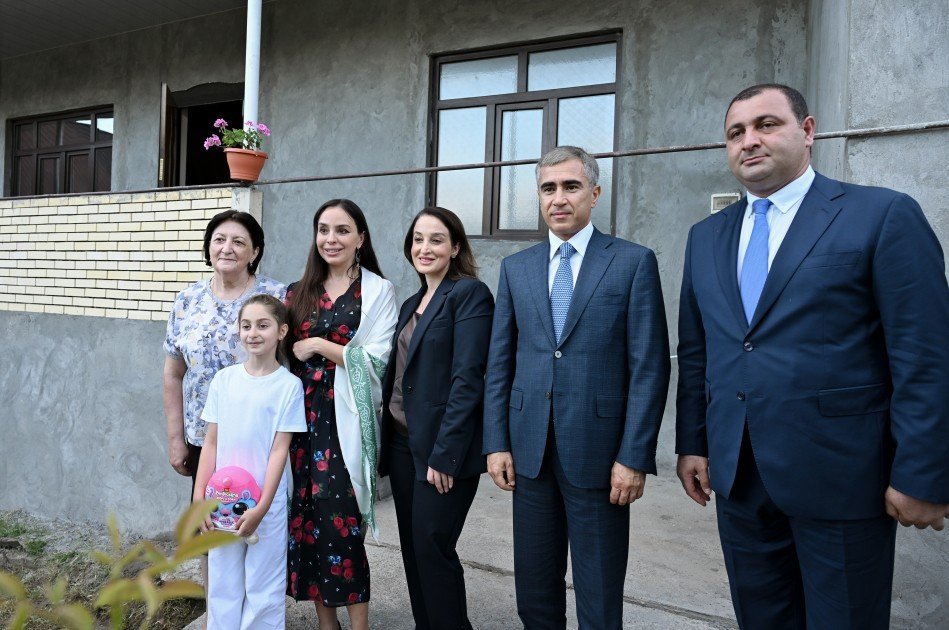 Leyla Əliyeva “Onlardan biri: Emil” adlı anım tədbirində iştirak edib