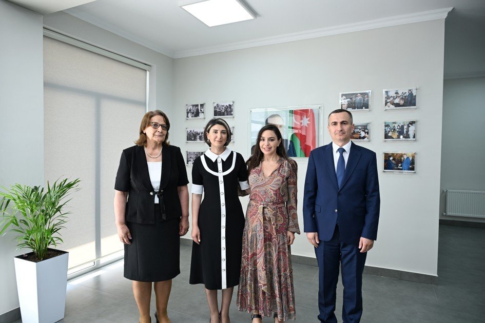 Leyla Əliyeva Yevlaxda məktəb binasının açılışında iştirak edib