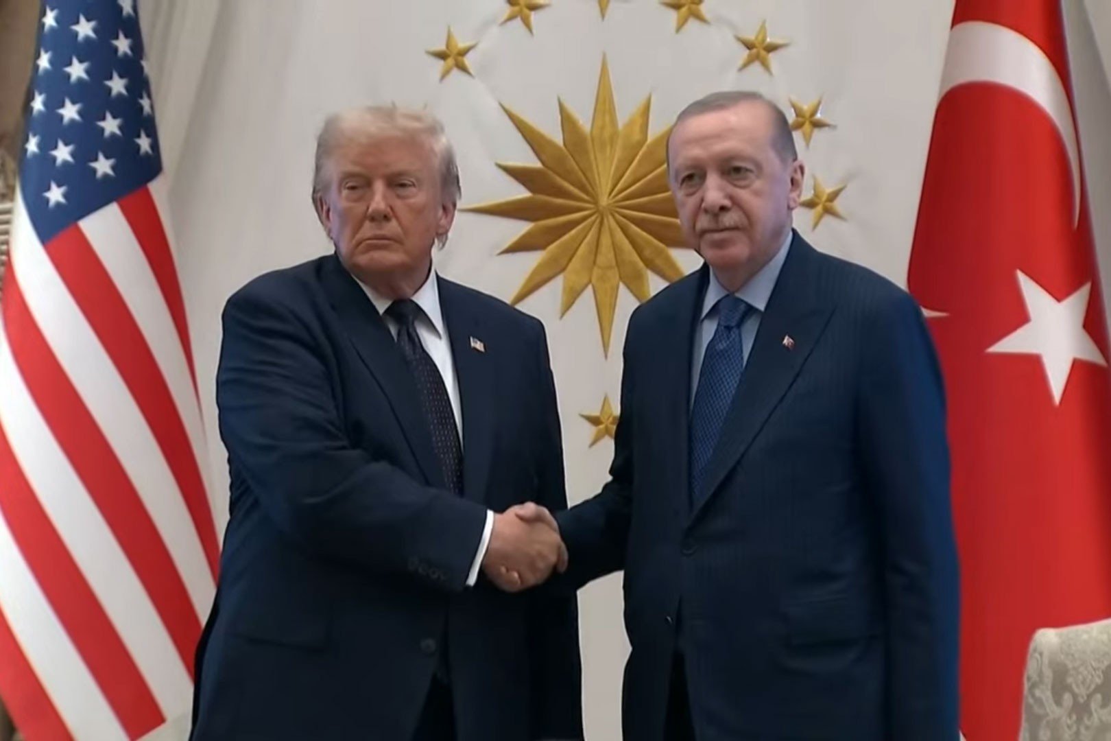Ankarada prezident iqamətgahında Trampın rəsmi qarşılanma mərasimi olub