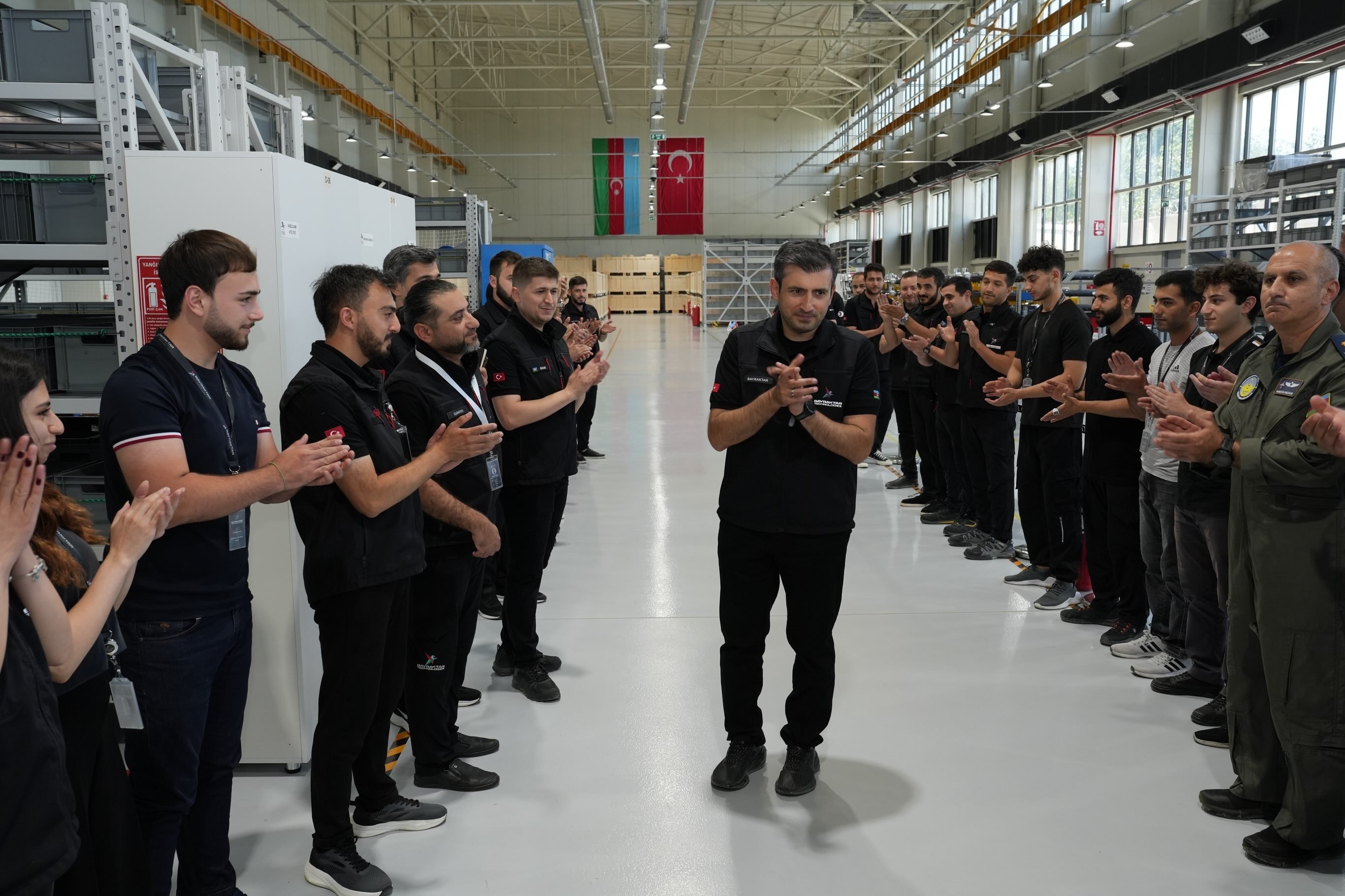 Selçuk Bayraktar Azərbaycandakı “Bayraktar” istehsalat müəssisələrində olub Selçuk Bayraktar Azərbaycandakı “Bayraktar” istehsalat müəssisələrində olub