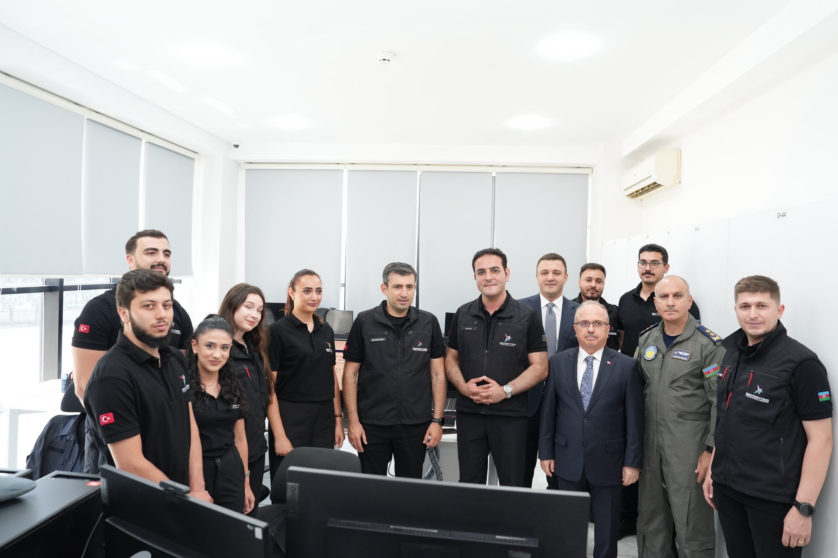 Selçuk Bayraktar Azərbaycandakı “Bayraktar” istehsalat müəssisələrində olub Selçuk Bayraktar Azərbaycandakı “Bayraktar” istehsalat müəssisələrində olub